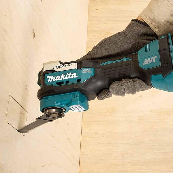 MULTITOOL MAKITA DTM52Z 18V