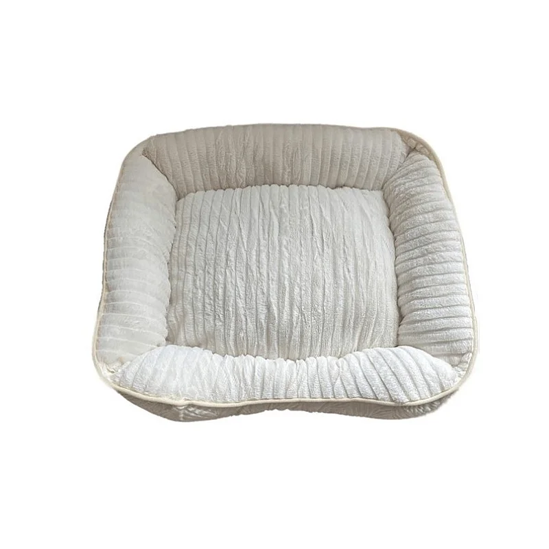 Guļvieta mājdzīvniekiem Höppy. daudzkrāsaina. 60 cm x 50 cm