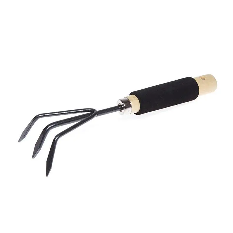 GARDEN CULTIVATOR 3 PRONG WITH A WOODEN