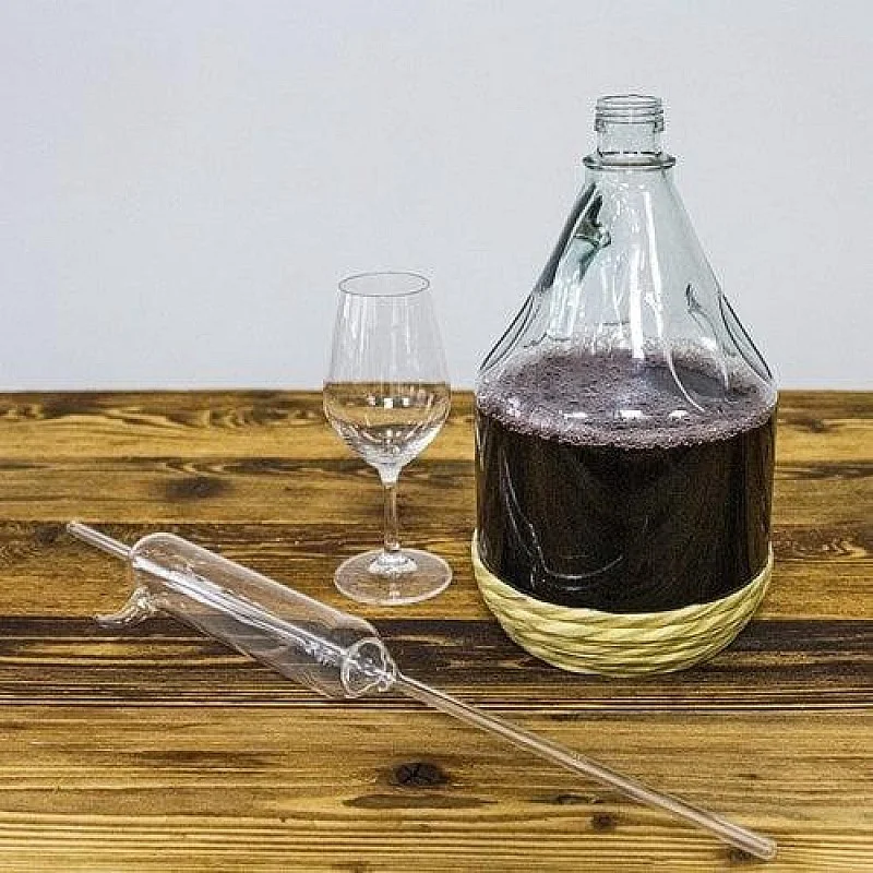 GLASS WINE CONTAINER WITH HANDLE BDG3O