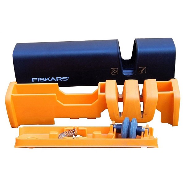 AXE AND KNIFE SHARPENER FISKARS XSHARP 1