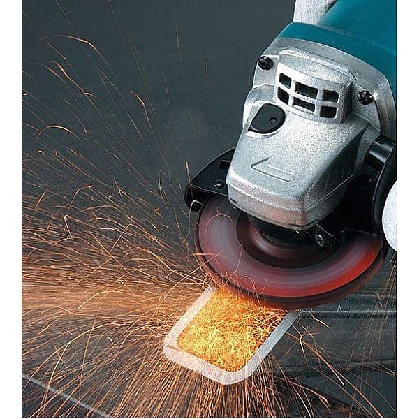 SLĪPMAŠĪNA LEŅĶA 9558HNR 840W MAKITA