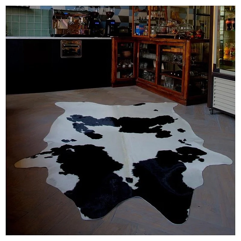 ĀDA DABĪGĀ GOVS MELNI-BALTA ĀDA DABĪGĀ GOVS MELNI-BALTA