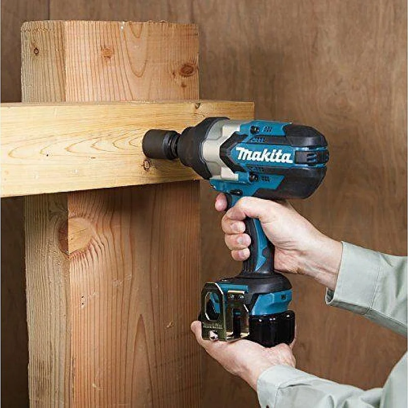 Akumuliatorinis smūginis veržliasukis DTW1002Z. 18V