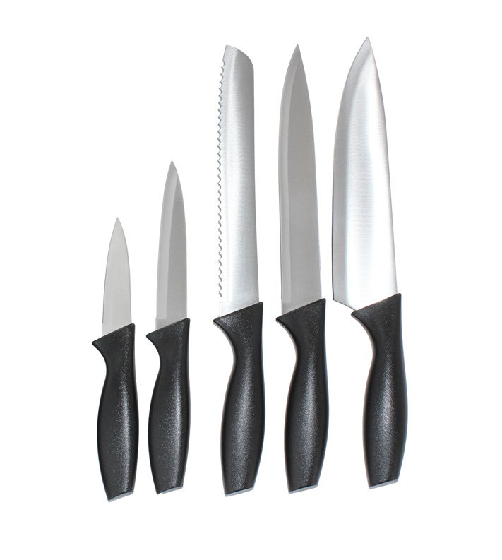 Naži un to piederumi